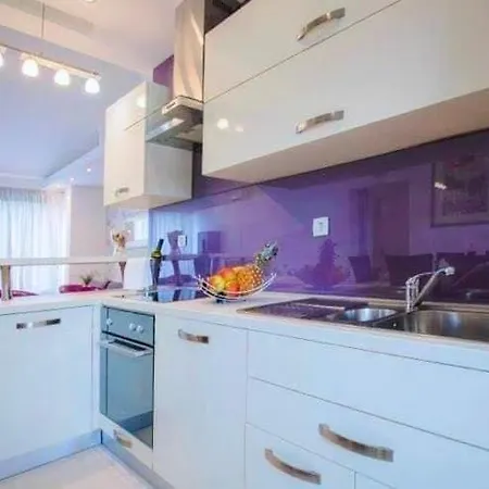 Stylish Suburb With Private Parking & Wifi, Between Centre And Brijuni Pristine Seaside Pula