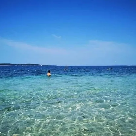 Stylish Suburb With Private Parking & Wifi, Between Centre And Brijuni Pristine Seaside Apartment Pula